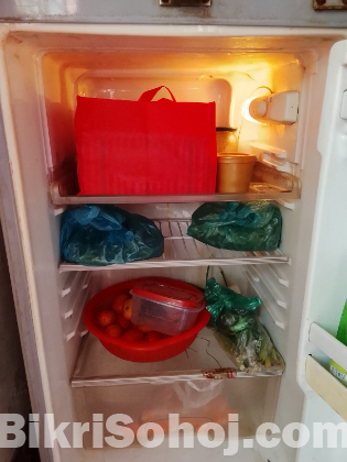 Marcel 12 sft frieze